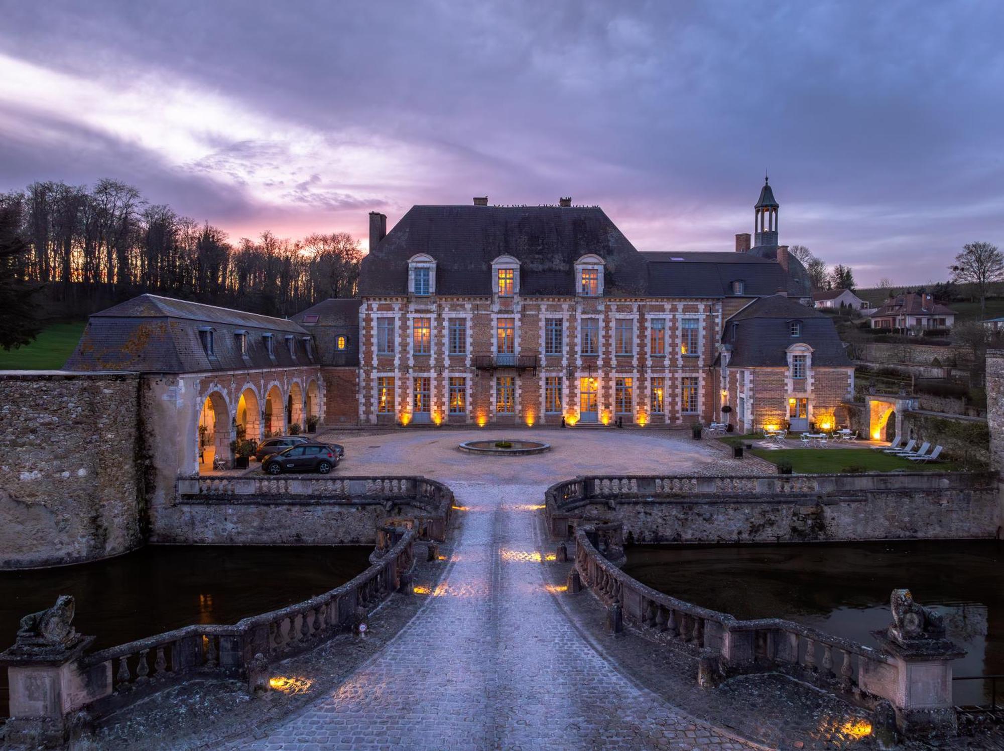 Le Chateau D'Etoges Exterior photo